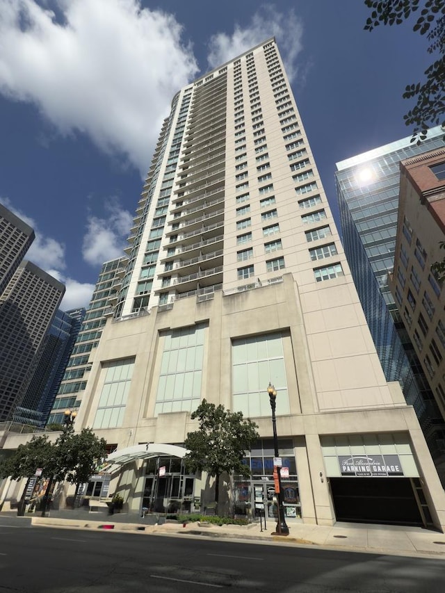 125 S Jefferson St Unit P294, Chicago, IL 60661