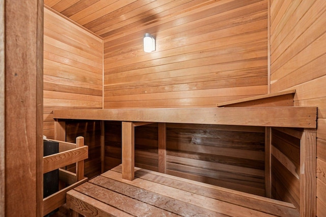 412 E S St, Peotone, IL 60468 - relaxing sauna with wood walls and wood ceiling