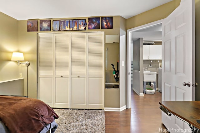 809 W Sheridan Rd, Mchenry, IL 60051 - bedroom with dark wood finished floors and a closet