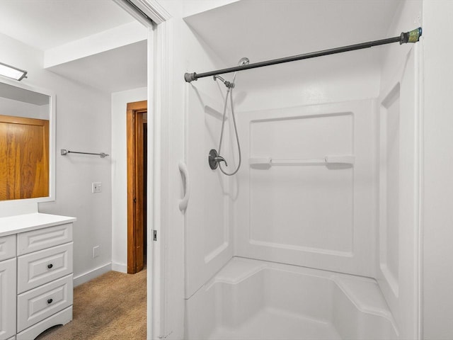 512 S Elida St, Winnebago, IL 61088 - full bath with a shower and vanity
