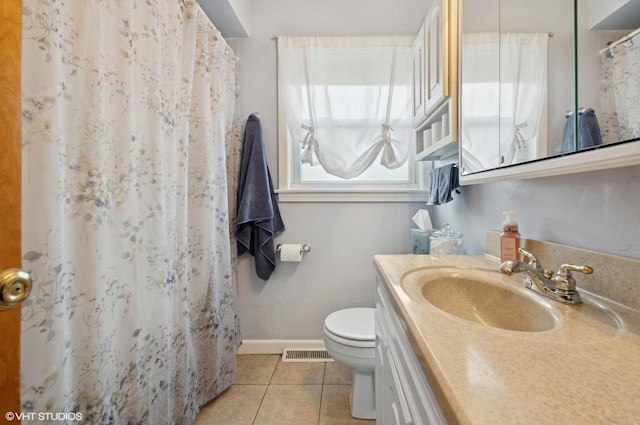 10245 Mcnerney Dr, Franklin Park, IL 60131 - full bath featuring vanity, tile patterned floors, and a shower with curtain
