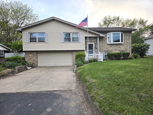 305 Arrowhead Dr, Shorewood, IL 60404 - photo 1