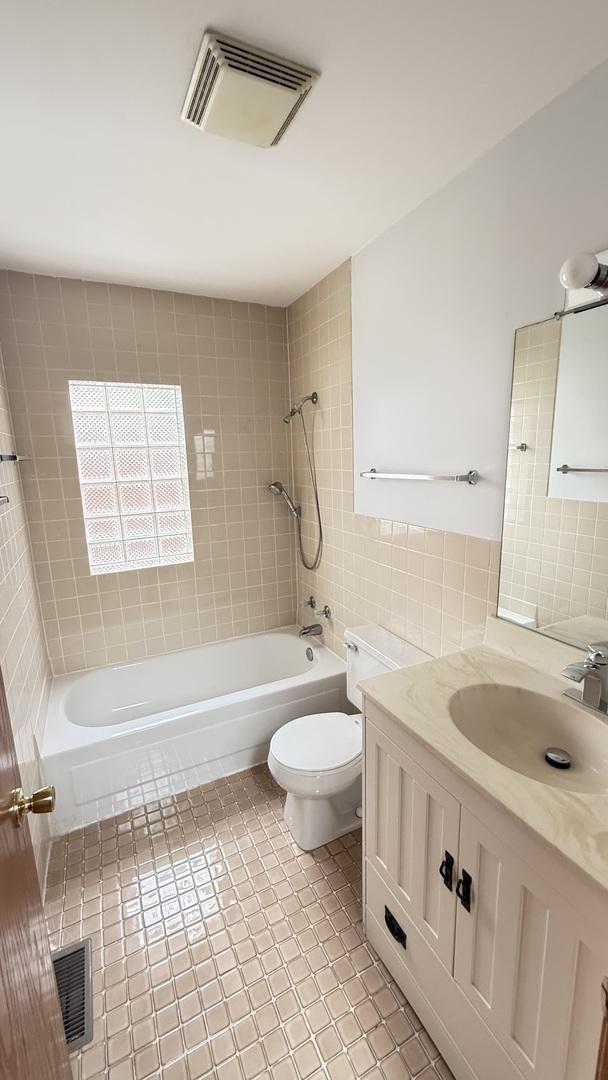 2819 S Quinn St, Chicago, IL 60608 - photo 16