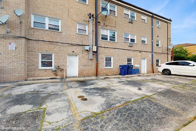 4629 Main St Unit 2A, Skokie, IL 60076 - view of building exterior with uncovered parking