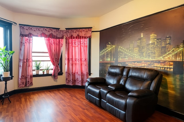 450 W 29th St, Chicago, IL 60616 - living area with wood finished floors