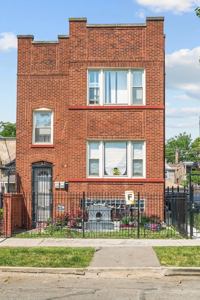 206 N Leamington Ave, Chicago, IL 60644 - photo 1
