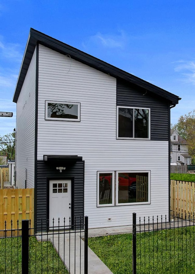 300 N Lockwood Ave, Chicago, IL 60644 - view of modern home
