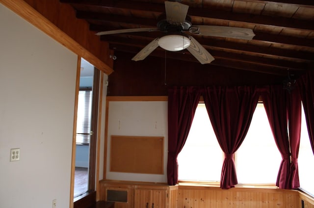 316 Marguerite St, Elgin, IL 60123 - empty room featuring ceiling fan