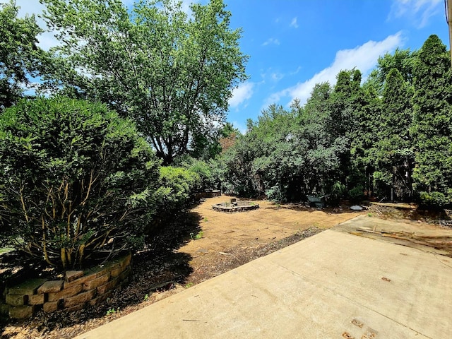 3N736 Locust Ave, West Chicago, IL 60185 - view of yard with a patio area