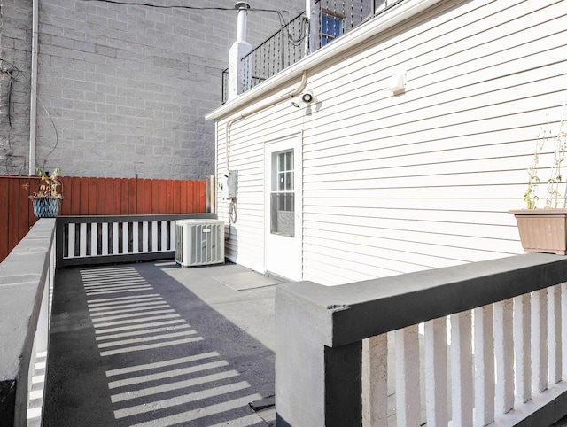 1406 N Artesian Ave, Chicago, IL 60622 - view of wooden deck