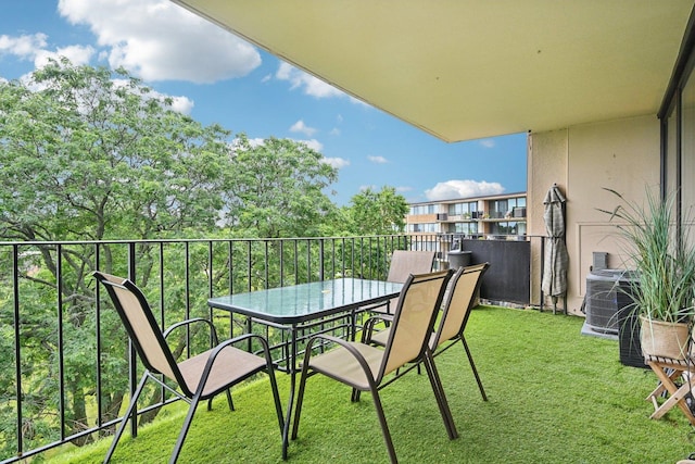 101 Bar Harbour Rd Unit 5N, Schaumburg, IL 60193 - balcony featuring outdoor dining space