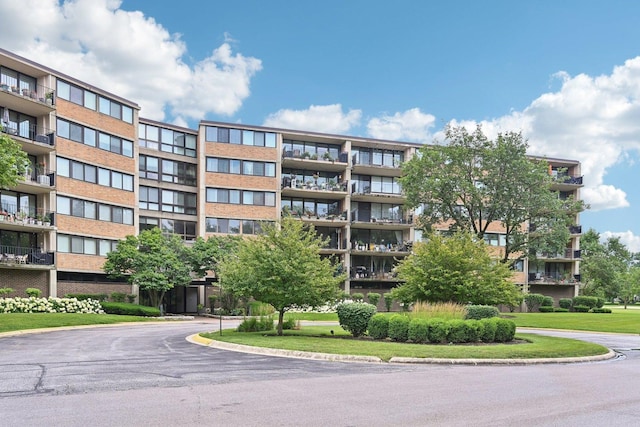 101 Bar Harbour Rd Unit 5N, Schaumburg, IL 60193 - view of apartment building / complex