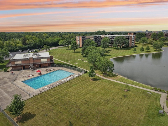 101 Bar Harbour Rd Unit 5N, Schaumburg, IL 60193 - community pool with a water view and a yard