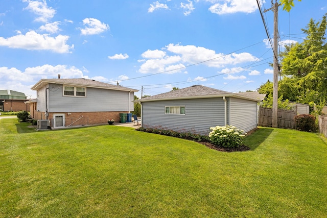 8424 Moody Ave, Burbank, IL 60459 - back of property with brick siding
