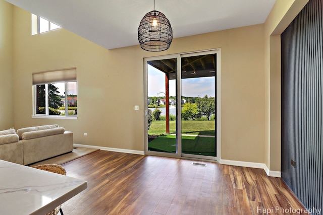 548 Legend Ln, Mchenry, IL 60050 - living room with baseboards and hardwood / wood-style flooring