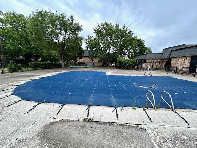 2B Dundee Quarter Unit 101, Palatine, IL 60074 - view of pool with a patio area