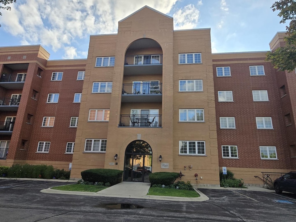 55 S Hale St Unit 403, Palatine, IL 60067 - photo 1