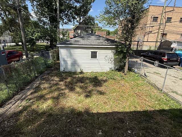 6044 S Justine St, Chicago, IL 60636 - view of fenced yard