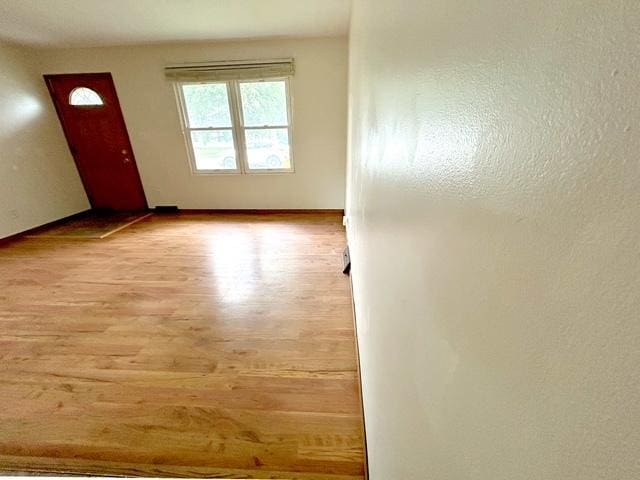 813 Reinthaler Rd, Bloomington, IL 61701 - photo 2