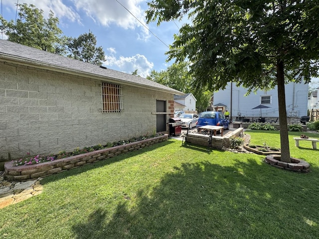 368 N Hickory St, Joliet, IL 60435 - view of green lawn