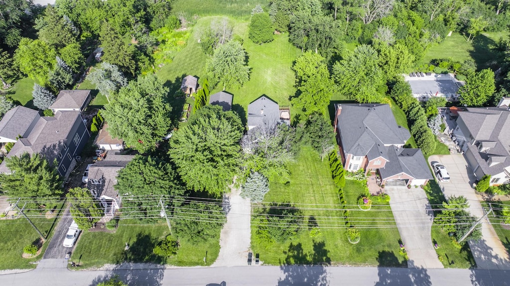 8S057 S Vine St, Hinsdale, IL 60521