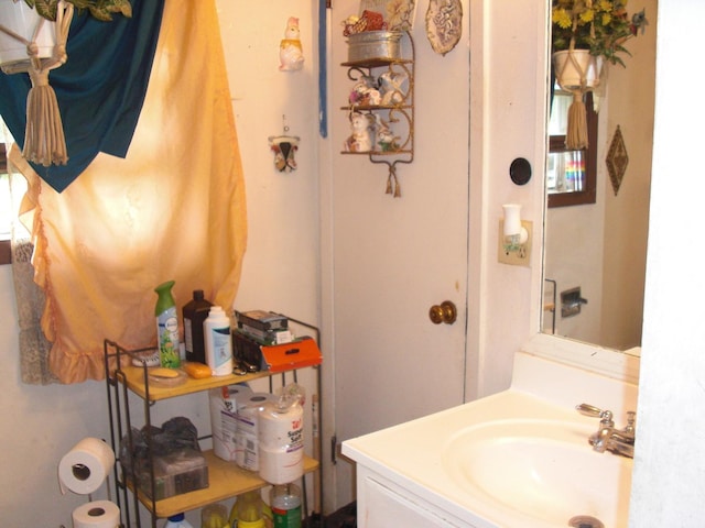 513 Overland Trl, Rockford, IL 61101 - bathroom featuring vanity