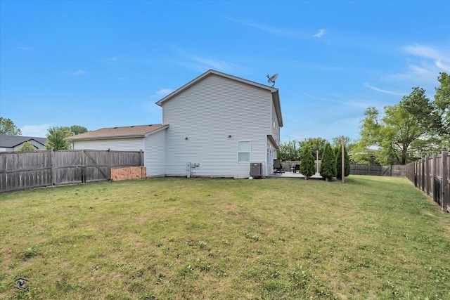 1112 Kim Ct, Joliet, IL 60431 - rear view of property featuring a fenced backyard