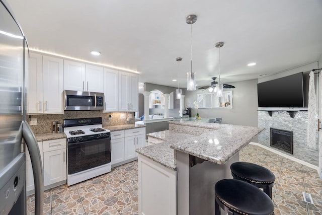 2390 Buttercup Ct, Aurora, IL 60506 - photo 9