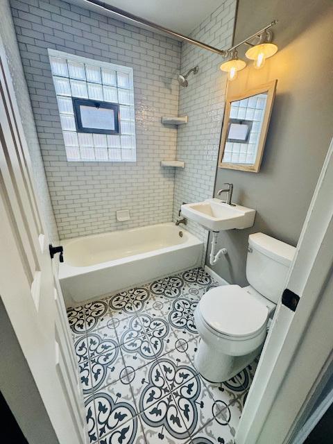 2544 W 107th St, Chicago, IL 60655 - bathroom featuring tile patterned flooring and shower / bath combination