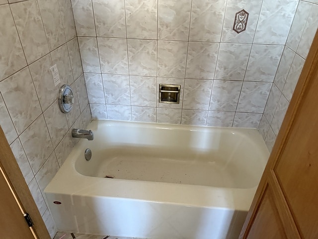 8307 W Balmoral Ave, Chicago, IL 60656 - photo 13