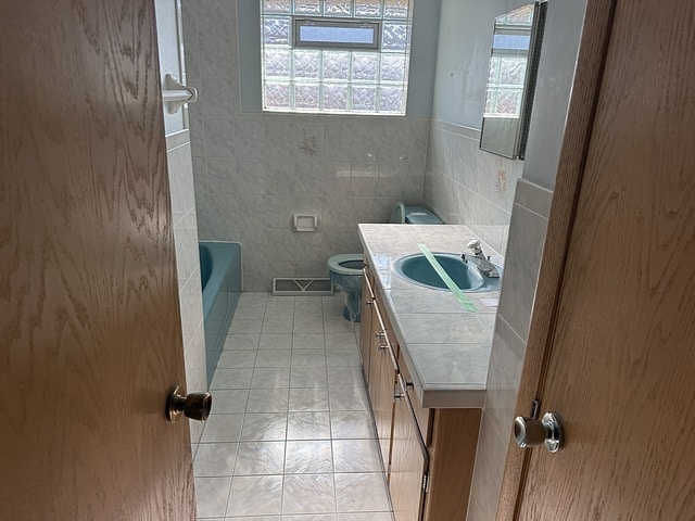 8307 W Balmoral Ave, Chicago, IL 60656 - photo 10