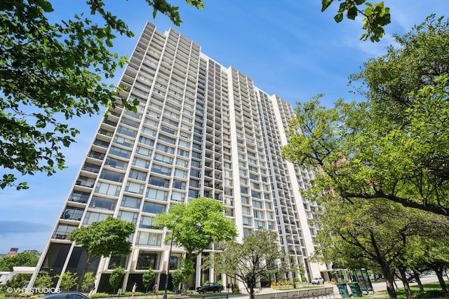 3200 N Lake Shore Dr Unit 1104, Chicago, IL 60657 - photo 1