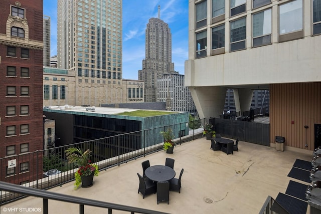 111 E Chestnut St Unit 21B, Chicago, IL 60611 - view of patio with a view of city