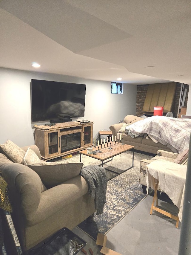 452 S Walnut St, Bensenville, IL 60106 - living area with recessed lighting