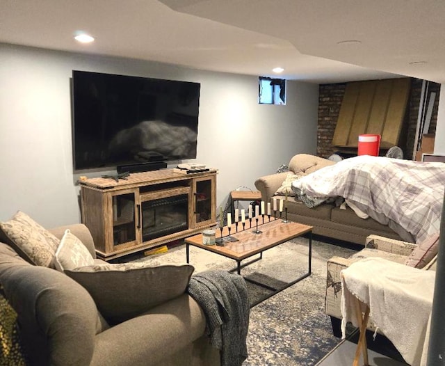 452 S Walnut St, Bensenville, IL 60106 - living room featuring recessed lighting