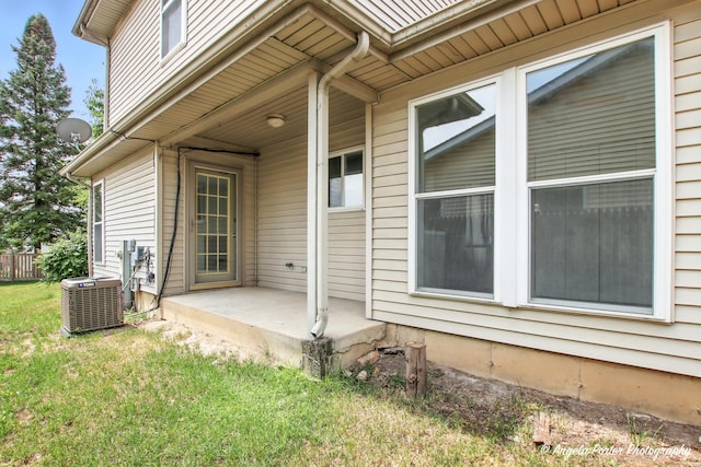725 Hill Ave, Elgin, IL 60120 - photo 16