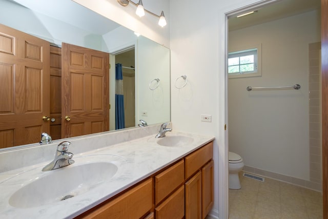 22869 W Lake Shore Dr, Antioch, IL 60002 - bathroom featuring double vanity and curtained shower