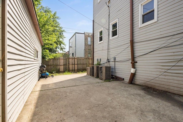 1643 S Millard Ave, Chicago, IL 60623 - view of patio