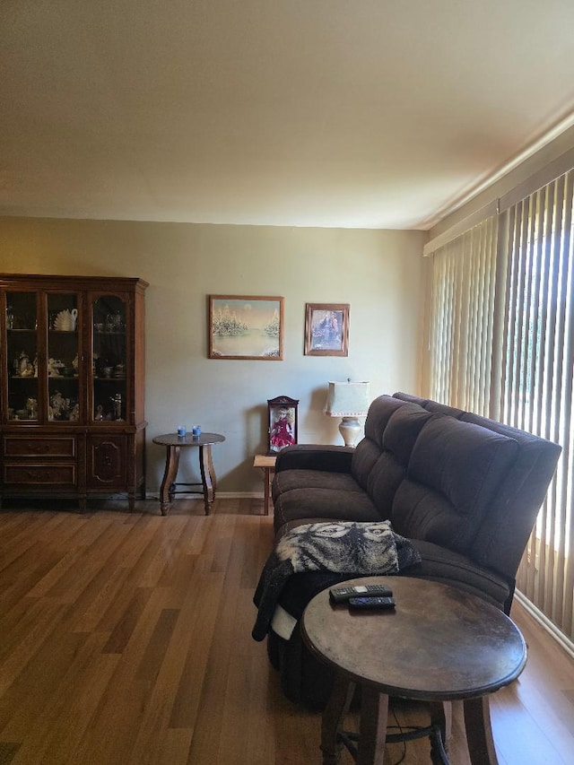 264 Bay St, Wood Dale, IL 60191 - living area featuring wood finished floors and baseboards