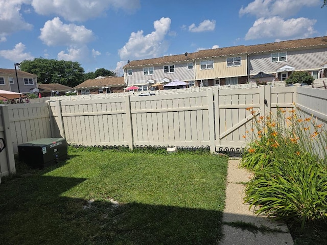 264 Bay St, Wood Dale, IL 60191 - fenced backyard with a residential view