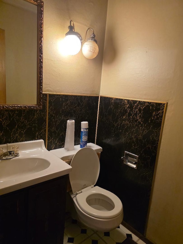 264 Bay St, Wood Dale, IL 60191 - bathroom featuring vanity and tile patterned floors
