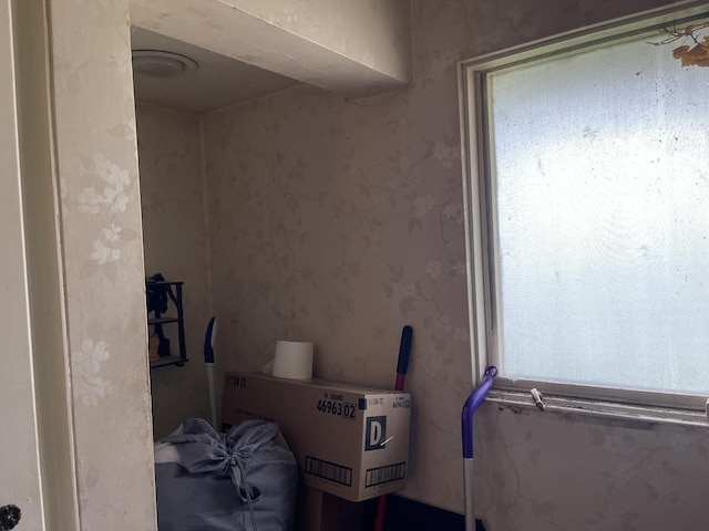3900 Clausen Ave, Western Springs, IL 60558 - bathroom featuring plenty of natural light and wallpapered walls