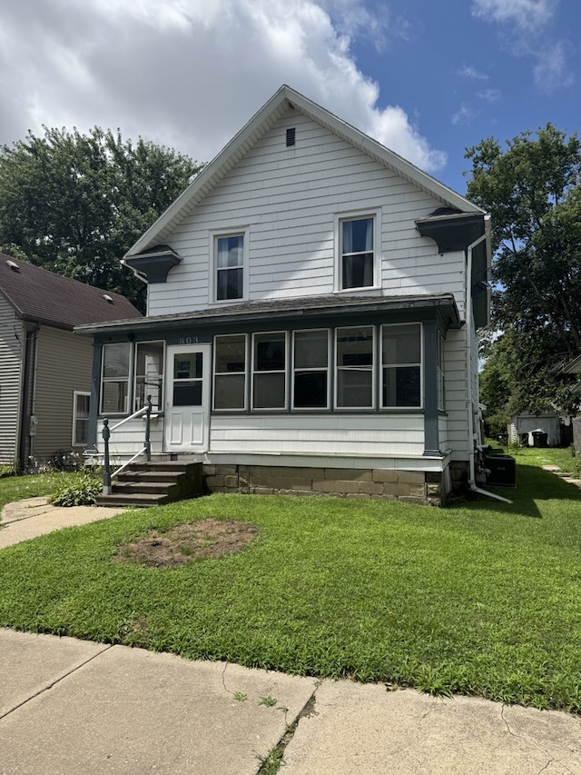 803 Ave C, Sterling, IL 61081 - photo 1
