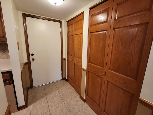 505 Redondo Dr Unit 108, Downers Grove, IL 60515 - entryway with light tile patterned flooring