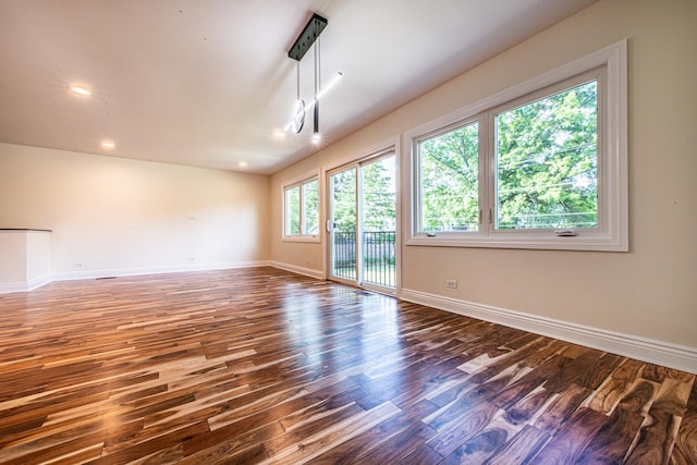 1665 Highland Blvd, Hoffman Estates, IL 60169 - unfurnished room featuring wood finished floors and recessed lighting