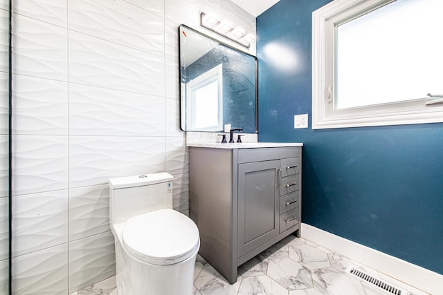 1665 Highland Blvd, Hoffman Estates, IL 60169 - bathroom with marble finish flooring and vanity