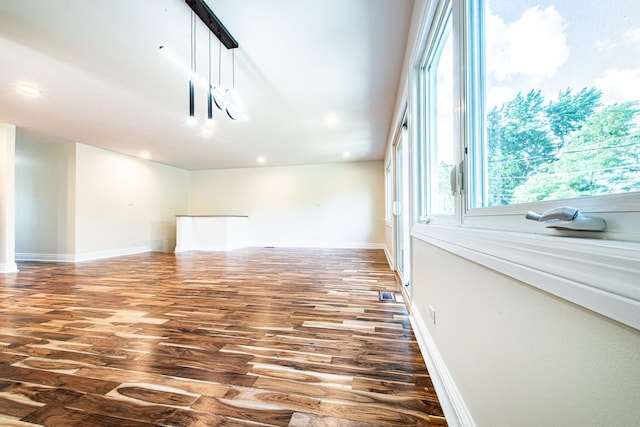 1665 Highland Blvd, Hoffman Estates, IL 60169 - spare room featuring wood finished floors and recessed lighting