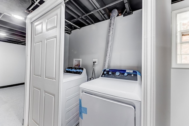 8109 S Marquette Ave, Chicago, IL 60617 - laundry room featuring washer and clothes dryer