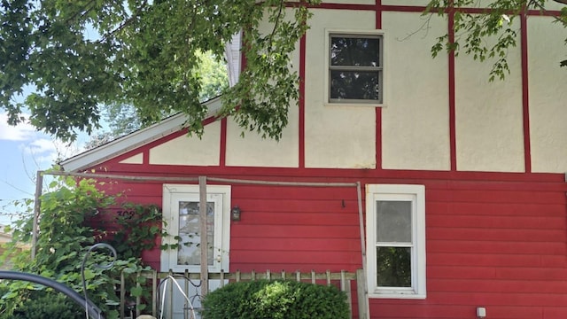302 Dee Rd, North Aurora, IL 60542 - view of front facade with stucco siding