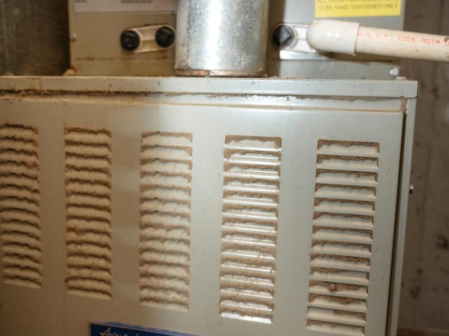 9404 Hamlin Ave, Des Plaines, IL 60016 - detailed view of a cooling unit